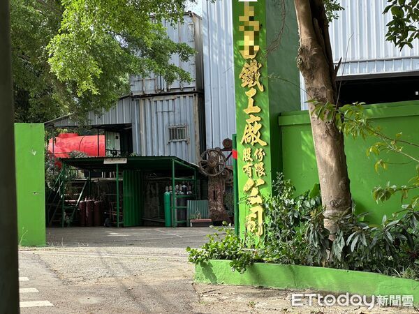 台中一間鐵工廠今日傳出有移工疑似中毒。（圖／記者許權毅攝）圖片