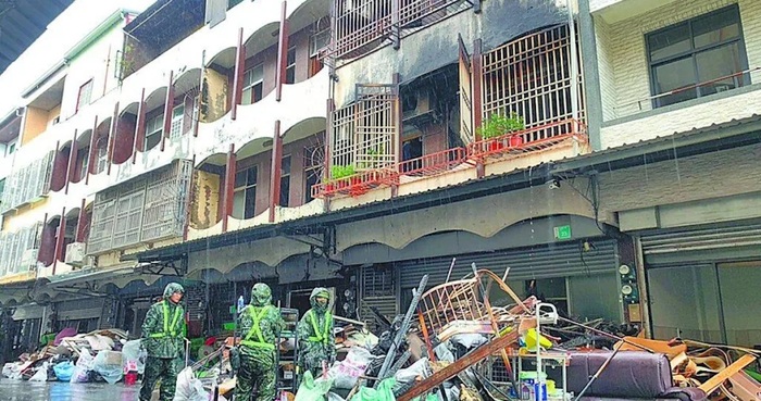 台南市安南區海佃路爆炸案，12戶嚴重損毀、114戶受影響，23日國軍協助災民重整家園。（圖／報系資料照）圖片