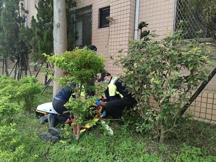 台電基隆營業處冷氣工程意外，66歲外包工人墜樓身亡。（圖／民眾提供）圖片