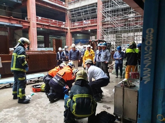 台北市中山區的五星級飯店工地，今天下午發生工安意外。記者翁至成／翻攝圖片