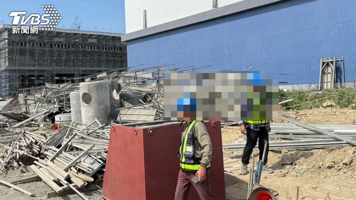 中科院工地驚傳鷹架倒塌，釀成5人受傷。（圖／TVBS）圖片