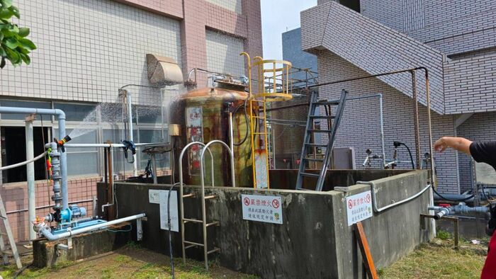 高雄市前鎮區成功路的台電南部發電廠今（922）上午發生工安意外，造成造成1人傷勢嚴重，另有10人吸入性嗆傷，均送醫治療。台電提供圖片
